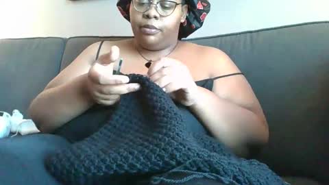 Snapshot of plushbunny420 chatting on December 14, 2024, 6:09 pm Plushbunny420 online show from December 14, 2024, 6:09 pm