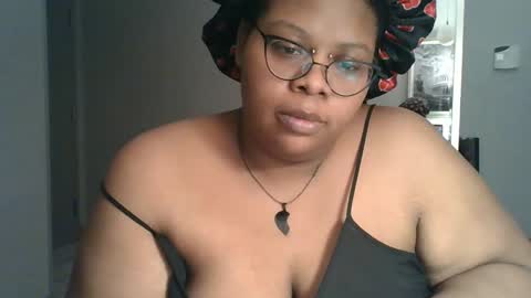 Snapshot of plushbunny420 chatting on January 6, 2025, 2:58 am Plushbunny420 online show from January 6, 2025, 2:58 am