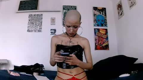 Snapshot of plutonbluemoon_999 chatting on May 14, 2026, 6:26 pm online show from May 14, 2026, 6:26 pm