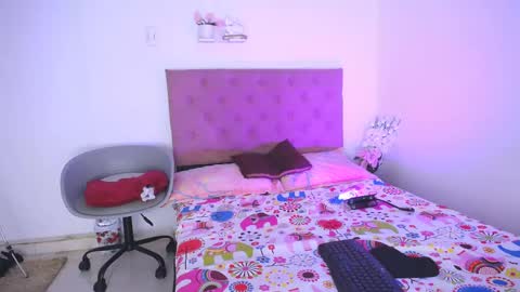 Snapshot of pocahontas_mcry chatting on December 2, 2024, 11:40 pm pocahontas online show from December 2, 2024, 11:40 pm