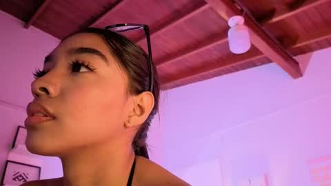 Snapshot of pocahontas_moon chatting on May 26, 2026, 8:27 pm Pocahontas online show from May 26, 2026, 8:27 pm