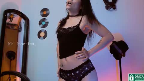 Snapshot of poeeticaa_ chatting on November 24, 2025, 4:29 pm IG ipoetica online show from November 24, 2025, 4:29 pm