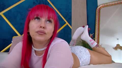 Snapshot of poison_milf_ chatting on January 17, 2026, 5:12 am poison_milf_ online show from January 17, 2026, 5:12 am