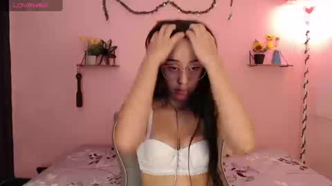 Snapshot of poison_pink chatting on September 10, 2025, 1:22 pm poison_pink online show from September 10, 2025, 1:22 pm