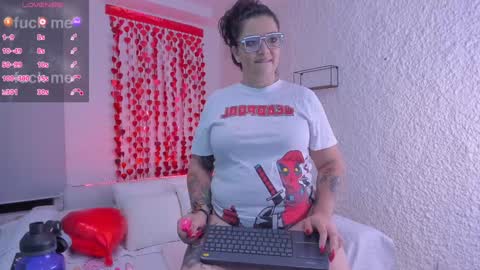 Snapshot of poisson_ivy_ chatting on February 5, 2025, 4:16 am poisson_ivy_ online show from February 5, 2025, 4:16 am