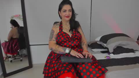 Snapshot of poisson_ivy_ chatting on February 12, 2025, 5:05 am poisson_ivy_ online show from February 12, 2025, 5:05 am
