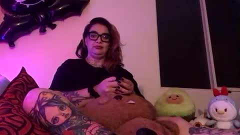 Snapshot of poisson_ivy_ chatting on October 28, 2025, 8:29 am poisson_ivy_ online show from October 28, 2025, 8:29 am