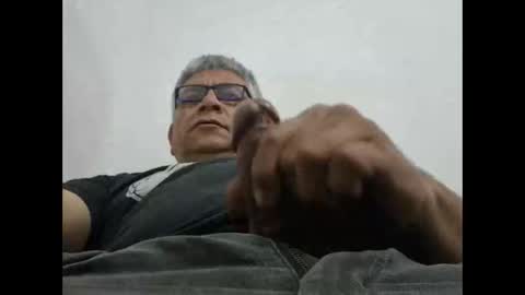 poli online show from November 16, 2025, 1:28 pm