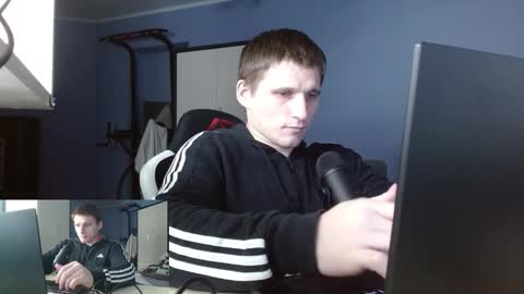 Snapshot of poliglotjoe2 chatting on February 1, 2026, 2:59 pm Poliglotjoe2 online show from February 1, 2026, 2:59 pm