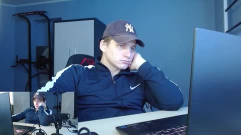 Snapshot of poliglotjoe2 chatting on February 3, 2026, 10:31 am Poliglotjoe2 online show from February 3, 2026, 10:31 am