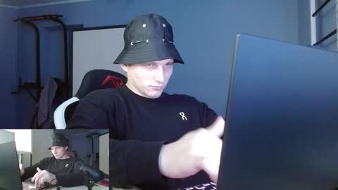 Snapshot of poliglotjoe2 chatting on February 6, 2026, 11:46 am Poliglotjoe2 online show from February 6, 2026, 11:46 am