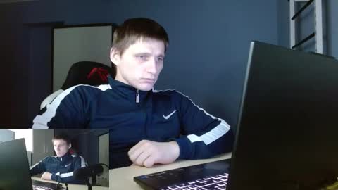 Snapshot of poliglotjoe2 chatting on February 13, 2026, 9:33 pm Poliglotjoe2 online show from February 13, 2026, 9:33 pm