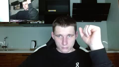 Snapshot of poliglotjoe2 chatting on March 1, 2026, 4:25 am Poliglotjoe2 online show from March 1, 2026, 4:25 am