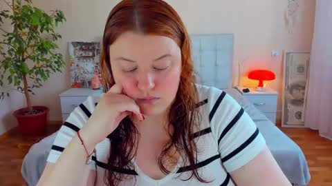 Snapshot of polinasallivan chatting on May 6, 2026, 11:48 am Polina online show from May 6, 2026, 11:48 am