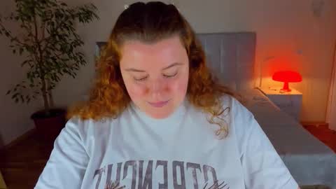 Snapshot of polinasallivan chatting on May 27, 2026, 5:21 pm Polina online show from May 27, 2026, 5:21 pm