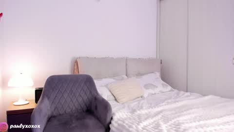 Polly online show from September 24, 2025, 2:31 pm