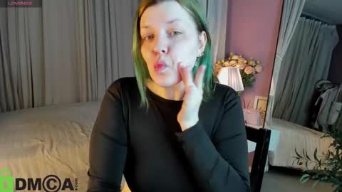 Snapshot of polly__mayer chatting on February 5, 2026, 1:10 am Polly online show from February 5, 2026, 1:10 am