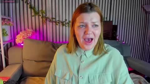 Snapshot of polly__mayer chatting on February 20, 2026, 1:35 am Polly online show from February 20, 2026, 1:35 am