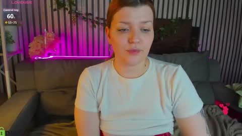 Snapshot of polly__mayer chatting on February 20, 2026, 6:26 am Polly online show from February 20, 2026, 6:26 am