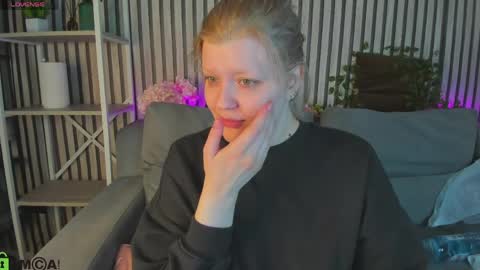 Polly online show from May 25, 2026, 1:00 am