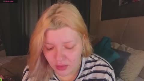 Snapshot of polly__mayer chatting on June 26, 2026, 1:21 am Polly online show from June 26, 2026, 1:21 am
