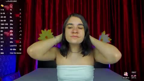 Polly online show from November 21, 2025, 7:40 am