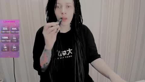 Snapshot of polly_wow chatting on November 7, 2025, 9:31 am Polly online show from November 7, 2025, 9:31 am