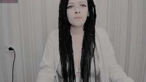 Snapshot of polly_wow chatting on November 28, 2025, 5:32 am Polly online show from November 28, 2025, 5:32 am