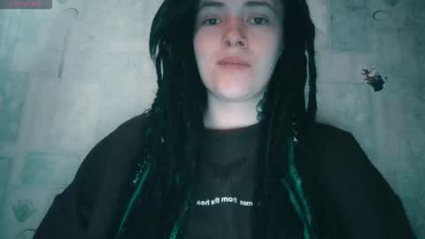 Snapshot of polly_wow chatting on December 18, 2025, 9:26 am Polly online show from December 18, 2025, 9:26 am