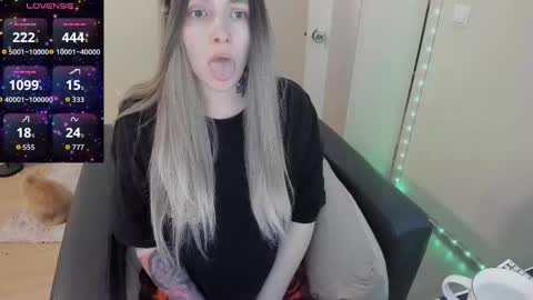 Snapshot of polly_wow chatting on March 4, 2026, 7:25 am Polly online show from March 4, 2026, 7:25 am