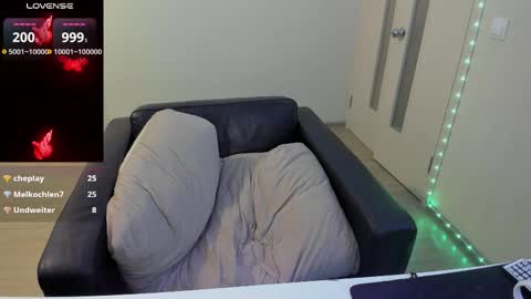 Snapshot of polly_wow chatting on March 12, 2026, 11:33 pm Polly online show from March 12, 2026, 11:33 pm