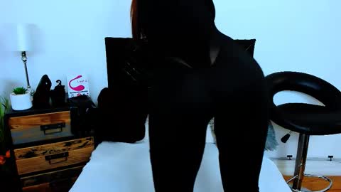 Polly online show from March 28, 2026, 1:05 am