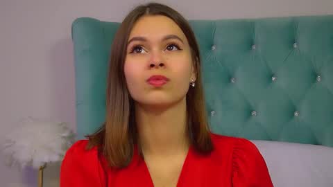 Snapshot of pollylanders chatting on October 5, 2025, 6:06 pm Polly online show from October 5, 2025, 6:06 pm