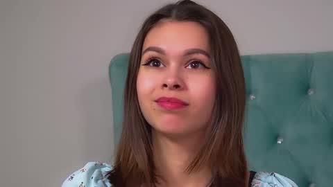 Polly online show from November 23, 2025, 6:08 pm