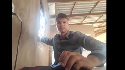 Snapshot of pollyster chatting on December 4, 2025, 8:17 pm pollyster online show from December 4, 2025, 8:17 pm