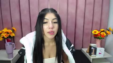 poly sasha  online show from March 6, 2025, 9:14 am