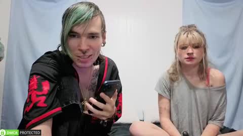 Snapshot of polyhouseofgays chatting on September 23, 2025, 2:47 am Cheshire Bee online show from September 23, 2025, 2:47 am