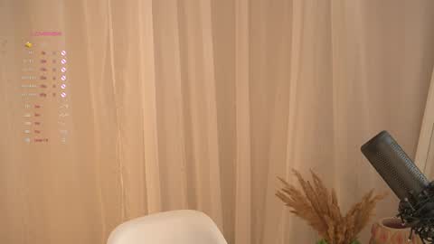 Snapshot of poni_dii chatting on April 2, 2026, 10:13 am online show from April 2, 2026, 10:13 am