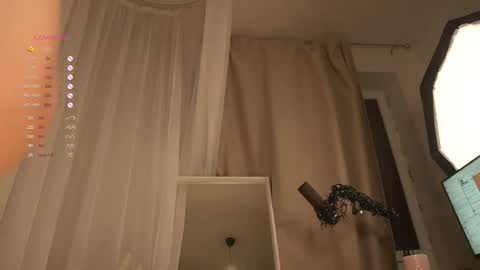 Snapshot of poni_dii chatting on May 16, 2026, 9:13 pm online show from May 16, 2026, 9:13 pm