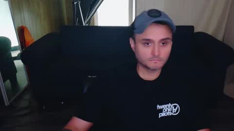 poo_c_licker213 online show from October 13, 2025, 3:01 pm