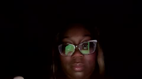 Snapshot of poohbearslutty chatting on December 17, 2025, 9:59 am Pooh online show from December 17, 2025, 9:59 am