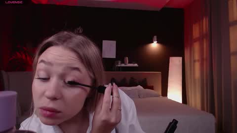 Snapshot of pooja_hegde chatting on October 1, 2025, 1:11 am Eva online show from October 1, 2025, 1:11 am