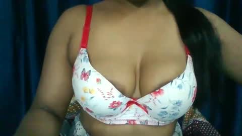 poojalady online show from September 21, 2025, 4:58 am