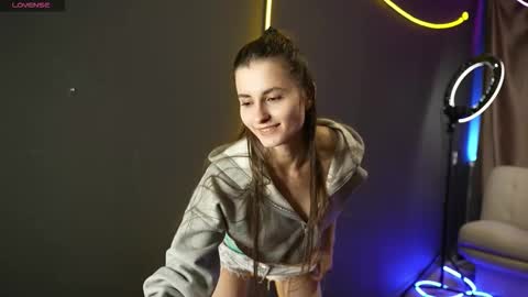 Louise  see you on December 1  at 2200 UTC3 online show from October 6, 2025, 8:12 am