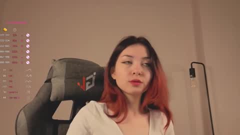 Agnes online show from October 26, 2025, 7:42 pm