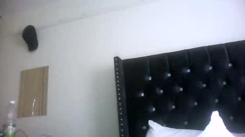 THE AMAZON DICK online show from October 31, 2025, 9:10 am