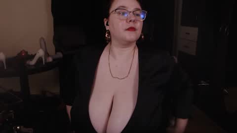 Snapshot of posh_mistress chatting on December 17, 2024, 3:06 am PoshMistres    online show from December 17, 2024, 3:06 am