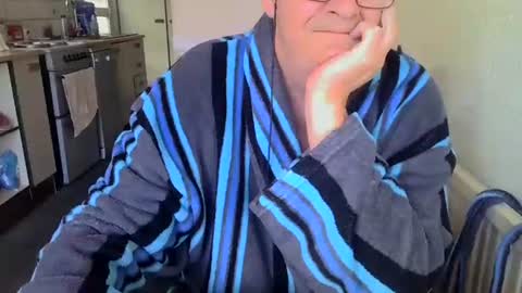 Snapshot of poshman65 chatting on October 26, 2025, 10:10 am poshman65 online show from October 26, 2025, 10:10 am