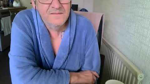 Snapshot of poshman65 chatting on November 25, 2025, 11:10 am poshman65 online show from November 25, 2025, 11:10 am