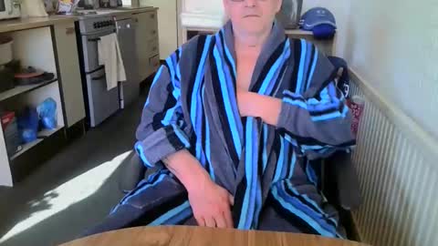 poshman65 online show from April 14, 2026, 9:04 am